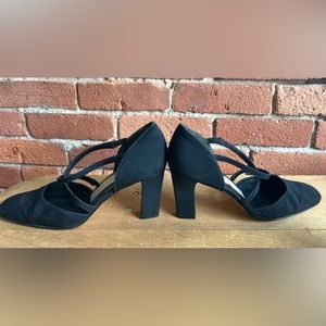 Bandolino Black Fabric Criss Cross Strap D’Orsay Chunky Heel Pumps, Size 10